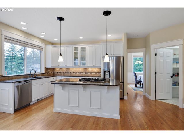 20495 Sw TREMONT Way, Beaverton, OR 97007