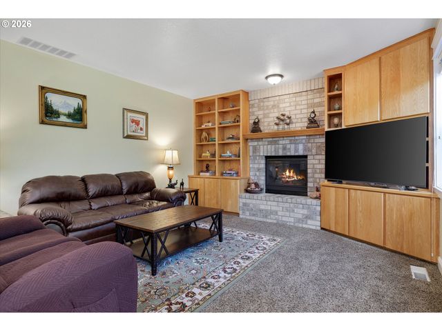 20495 Sw TREMONT Way, Beaverton, OR 97007
