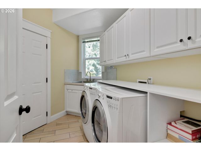 20495 Sw TREMONT Way, Beaverton, OR 97007