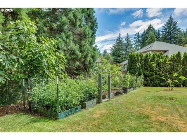 20495 Sw TREMONT Way, Beaverton, OR 97007