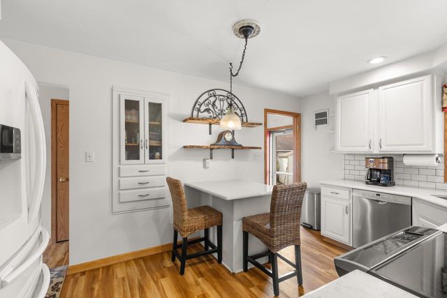 3009 S 74th STREET, West Allis, WI 53219