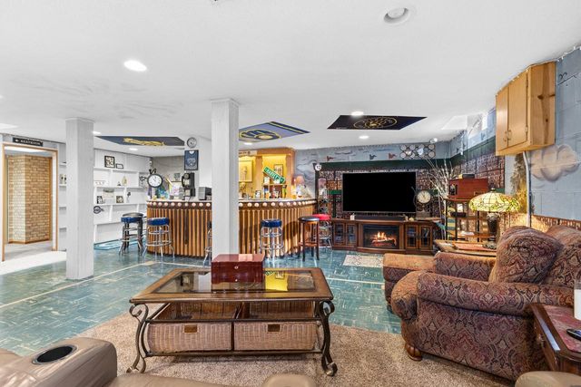 3009 S 74th STREET, West Allis, WI 53219