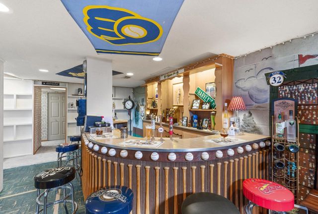 3009 S 74th STREET, West Allis, WI 53219