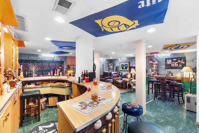 3009 S 74th STREET, West Allis, WI 53219