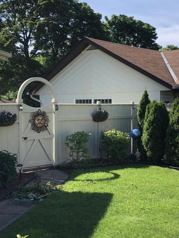 3009 S 74th STREET, West Allis, WI 53219