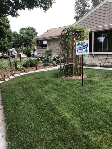 3009 S 74th STREET, West Allis, WI 53219