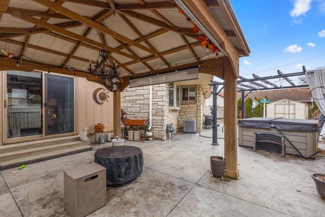 3009 S 74th STREET, West Allis, WI 53219