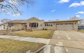 3009 S 74th STREET, West Allis, WI 53219