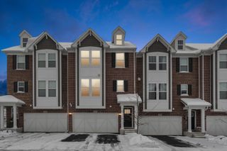 904 COLETTA Circle, Naperville, IL 60563