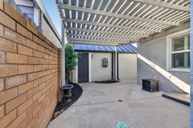 3606 M St, Sacramento, CA 95816