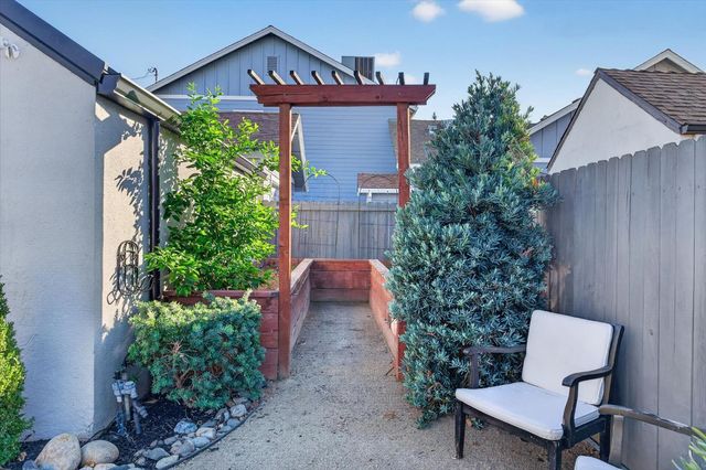 3606 M St, Sacramento, CA 95816