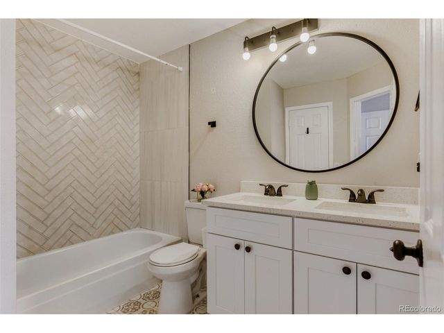 9423 W Ontario Dr, Littleton, CO 80128