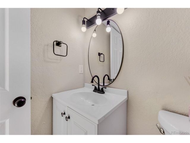 9423 W Ontario Dr, Littleton, CO 80128