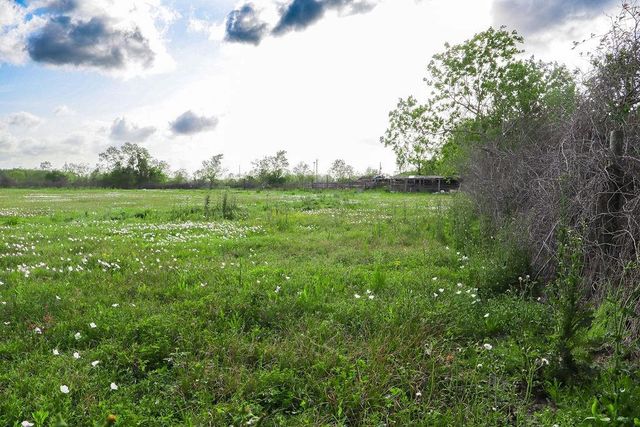 1115 E Fm 1462 Road, Rosharon, TX 77583