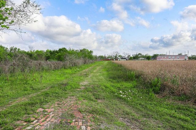 1115 E Fm 1462 Road, Rosharon, TX 77583
