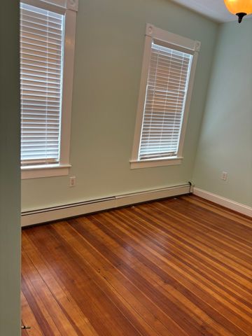 23 Webber St 23, Lowell, MA 01851