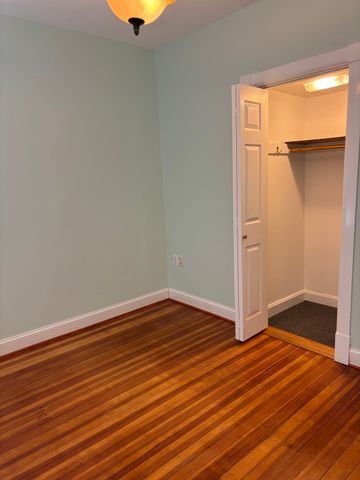 23 Webber St 23, Lowell, MA 01851