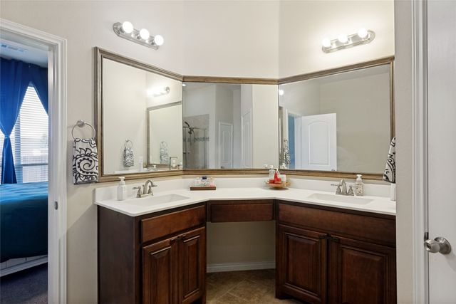 629 Peach Lane, Burleson, TX 76028