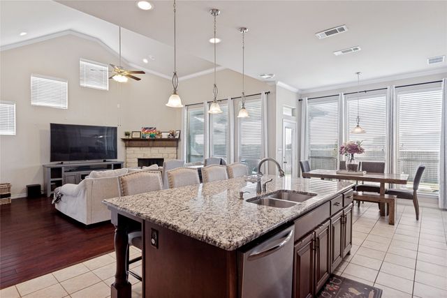 629 Peach Lane, Burleson, TX 76028