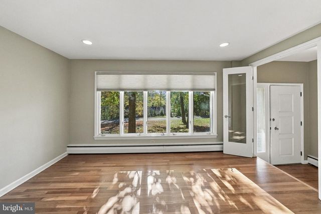 23 FORREST BLEND DR, Titusville, NJ 08560
