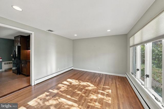 23 FORREST BLEND DR, Titusville, NJ 08560