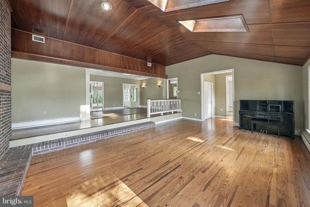 23 FORREST BLEND DR, Titusville, NJ 08560