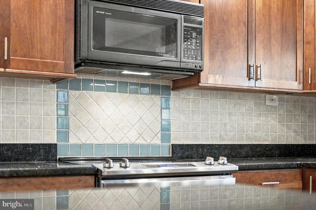 23 FORREST BLEND DR, Titusville, NJ 08560