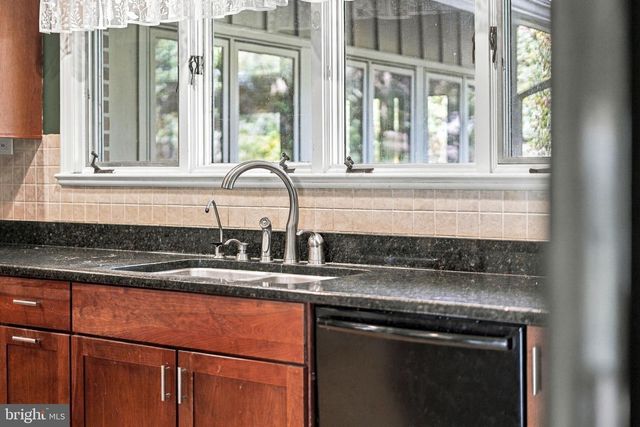 23 FORREST BLEND DR, Titusville, NJ 08560