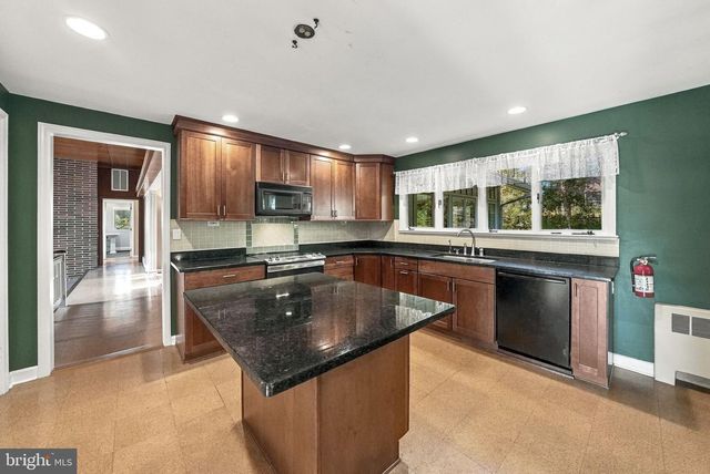 23 FORREST BLEND DR, Titusville, NJ 08560