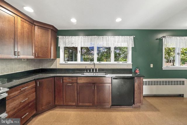 23 FORREST BLEND DR, Titusville, NJ 08560