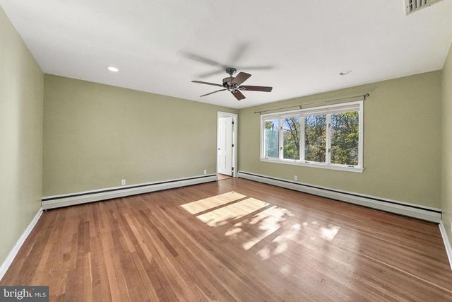 23 FORREST BLEND DR, Titusville, NJ 08560