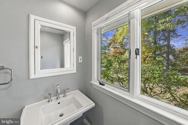 23 FORREST BLEND DR, Titusville, NJ 08560