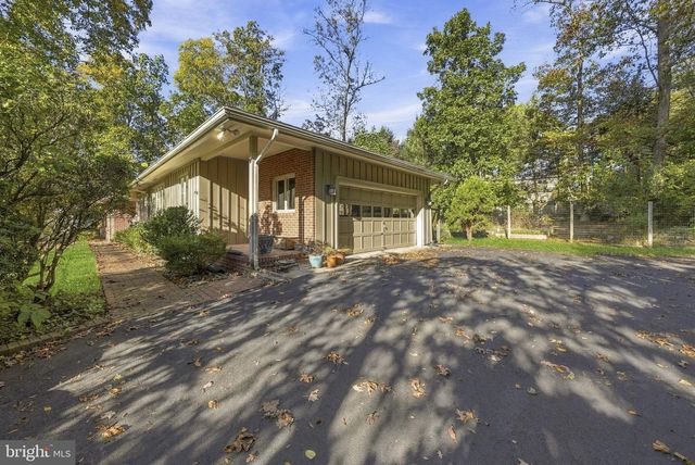 23 FORREST BLEND DR, Titusville, NJ 08560