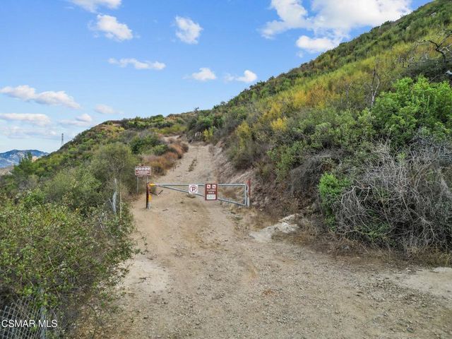 29152 Crags Drive, Agoura Hills, CA 91301