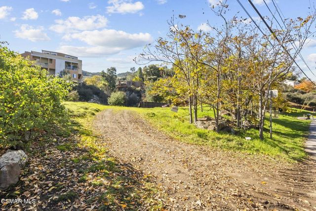 29152 Crags Drive, Agoura Hills, CA 91301