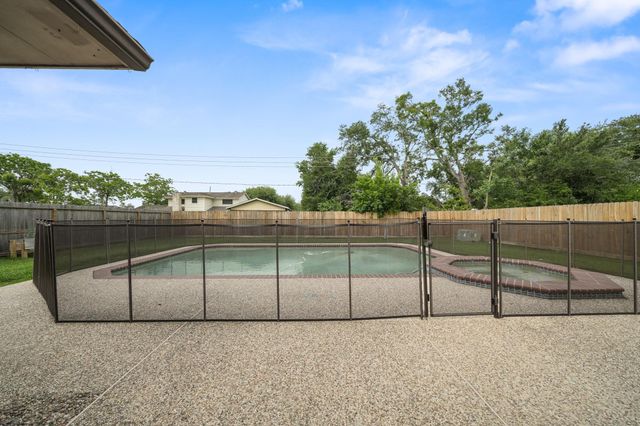 1907 Cripple Creek Lane, Pearland, TX 77581