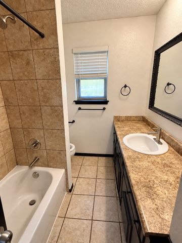 313 Linda Drive, Burleson, TX 76028