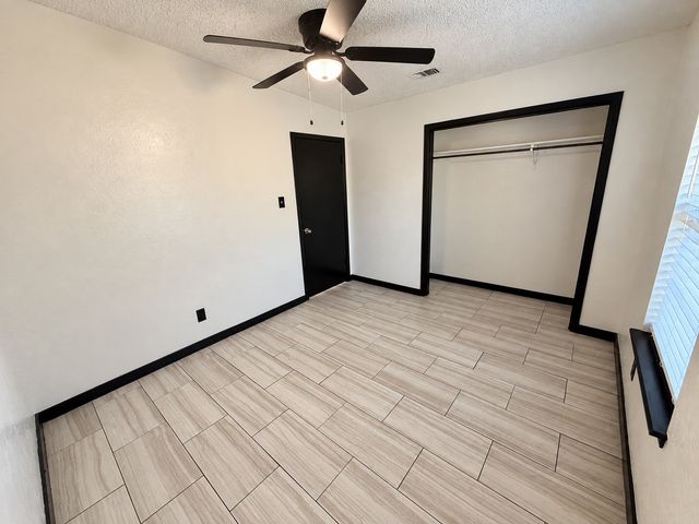 313 Linda Drive, Burleson, TX 76028