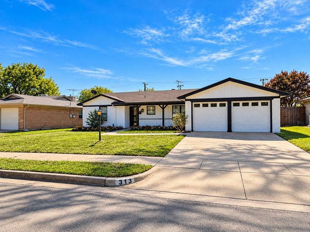 313 Linda Drive, Burleson, TX 76028