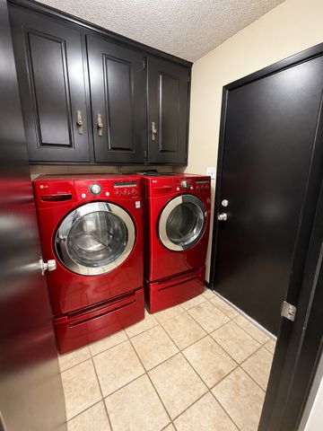 313 Linda Drive, Burleson, TX 76028