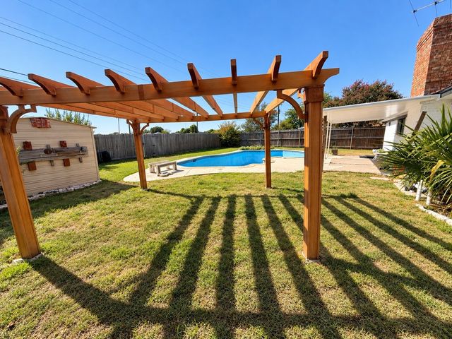 313 Linda Drive, Burleson, TX 76028