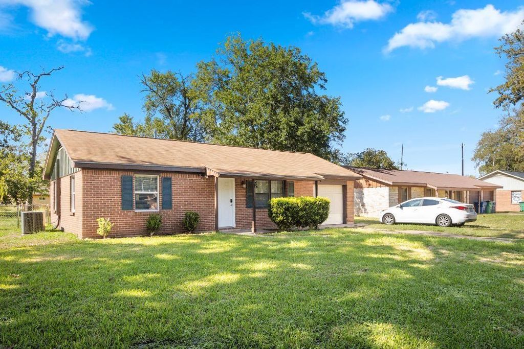 619 Jasmine Street, Richwood, TX 77531