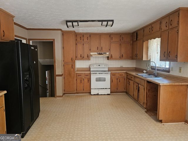 35 Stone Creek Drive, Covington, GA 30016