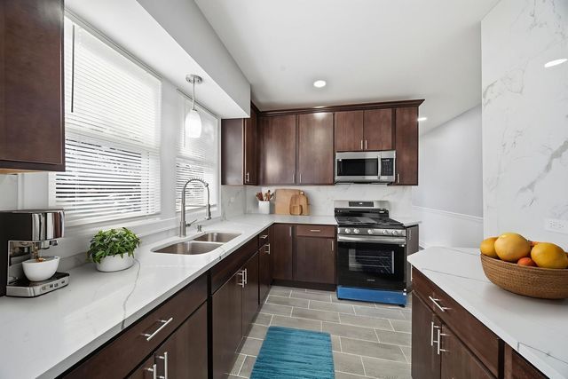 12315 S Morgan Street, Calumet Park, IL 60827