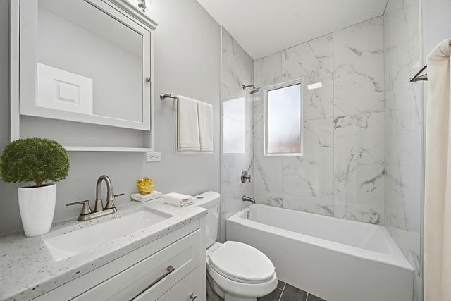 12315 S Morgan Street, Calumet Park, IL 60827