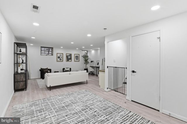 30 WOODSTREAM CT, Mantua, NJ 08051