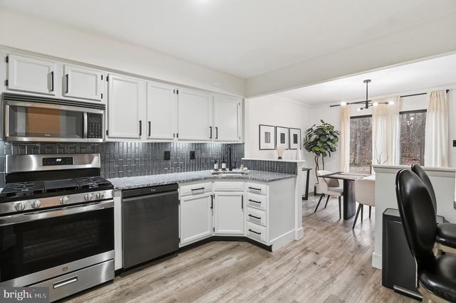 30 WOODSTREAM CT, Mantua, NJ 08051