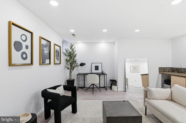 30 WOODSTREAM CT, Mantua, NJ 08051