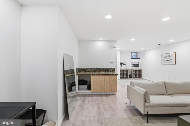 30 WOODSTREAM CT, Mantua, NJ 08051