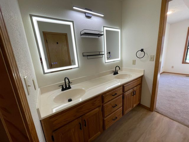 301 N Meadow Street, Nixa, MO 65714